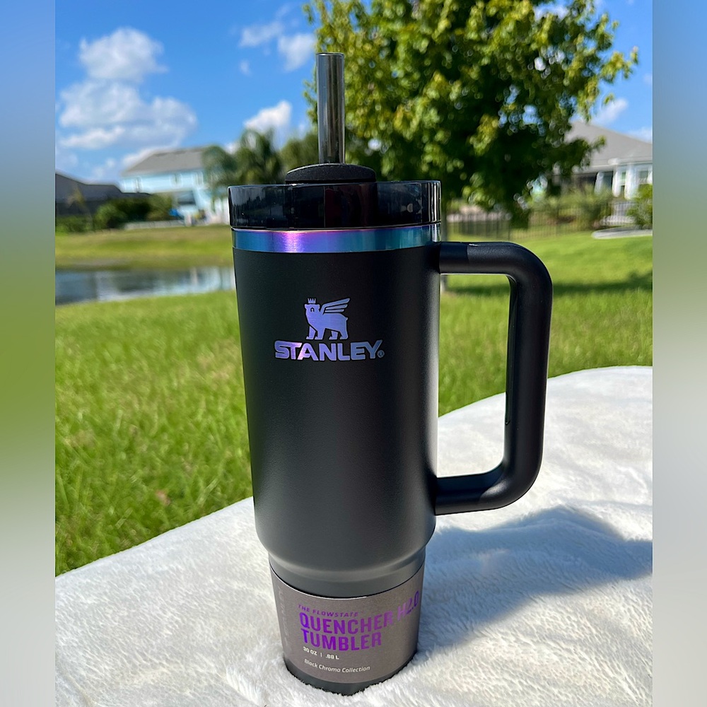 NWT Stanley The Black Chroma Quencher Flowstate Tumbler 30 oz Limited Addition